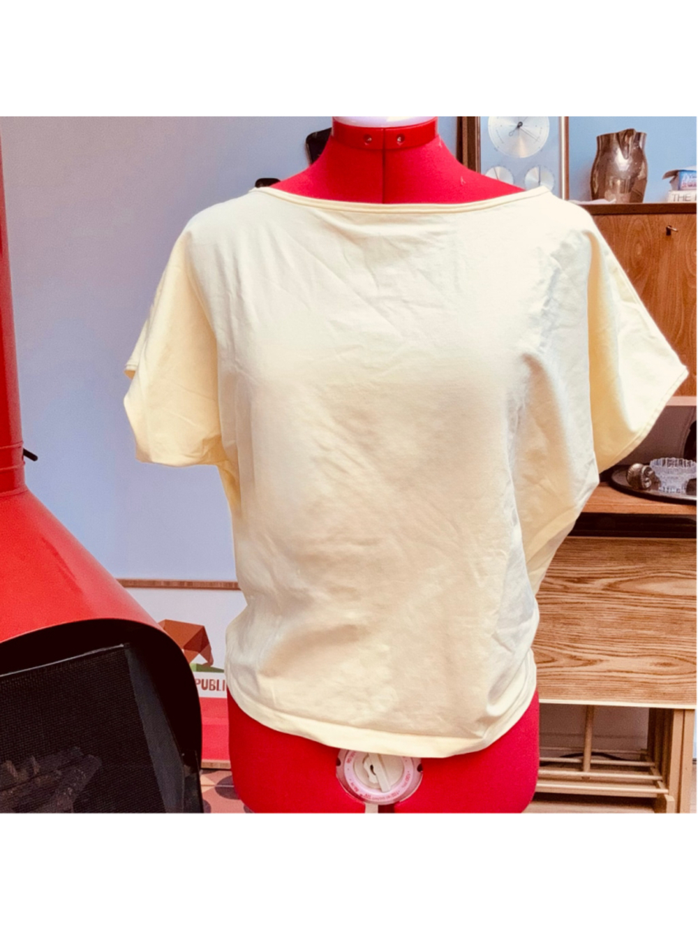 Women's butter yellow Short Sleeve Tee, Size S
